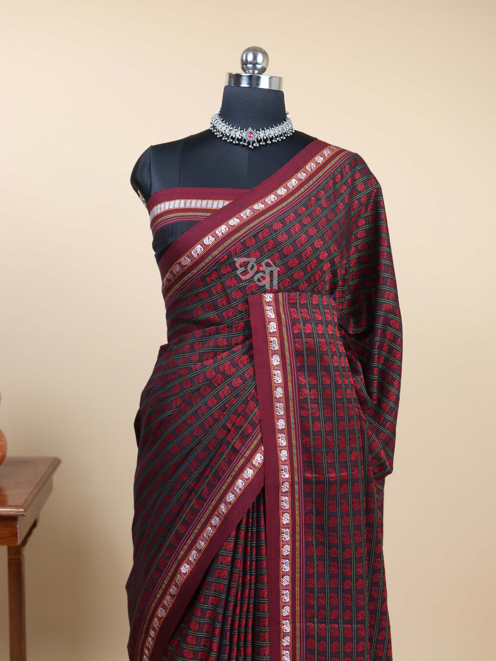 Gajmayuri Khun Saree