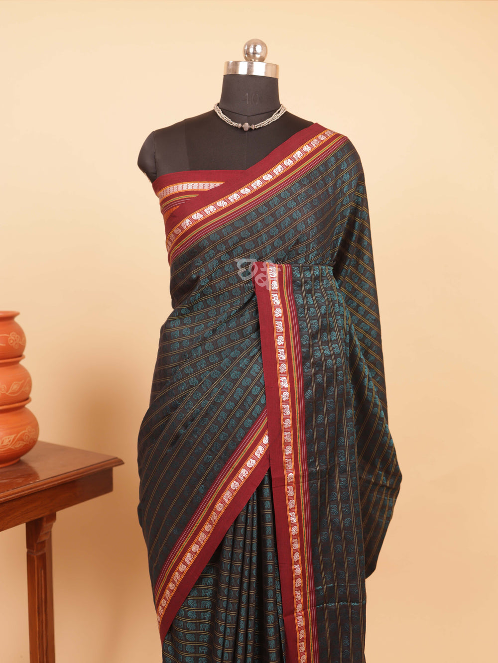Gajmayuri Khun Saree